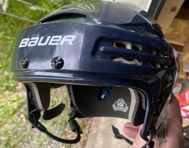 Bauer hjälm mörkblå